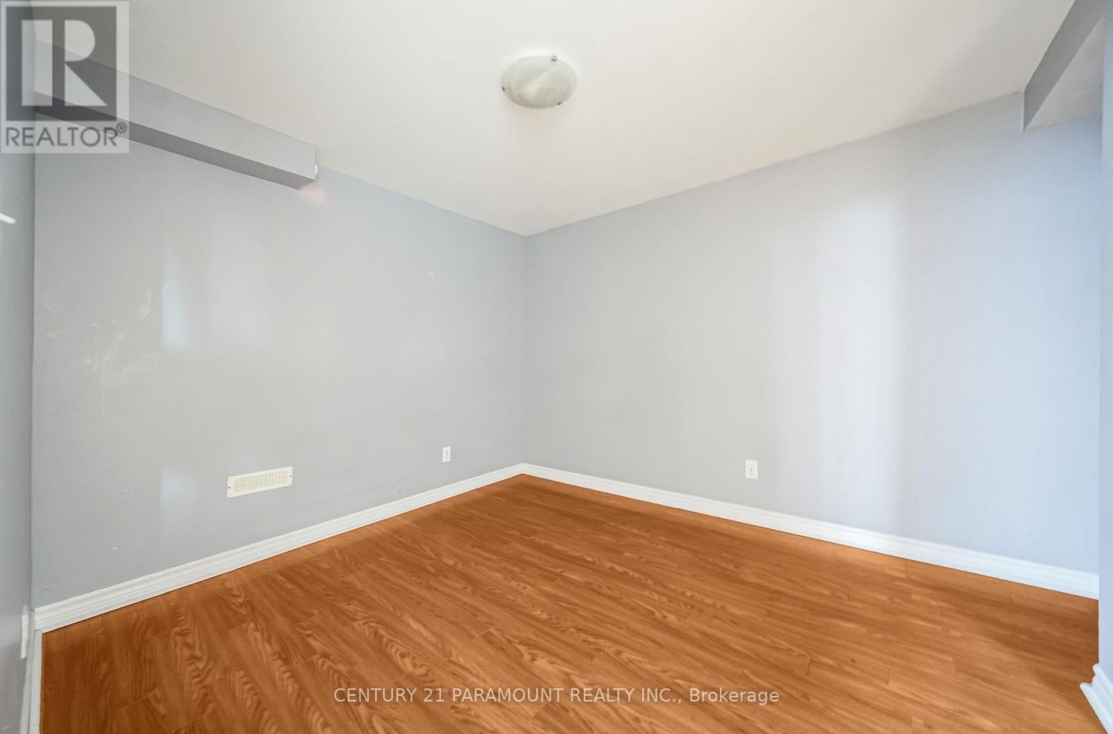 75 CRYSTAL GLEN CRESCENT Image 32