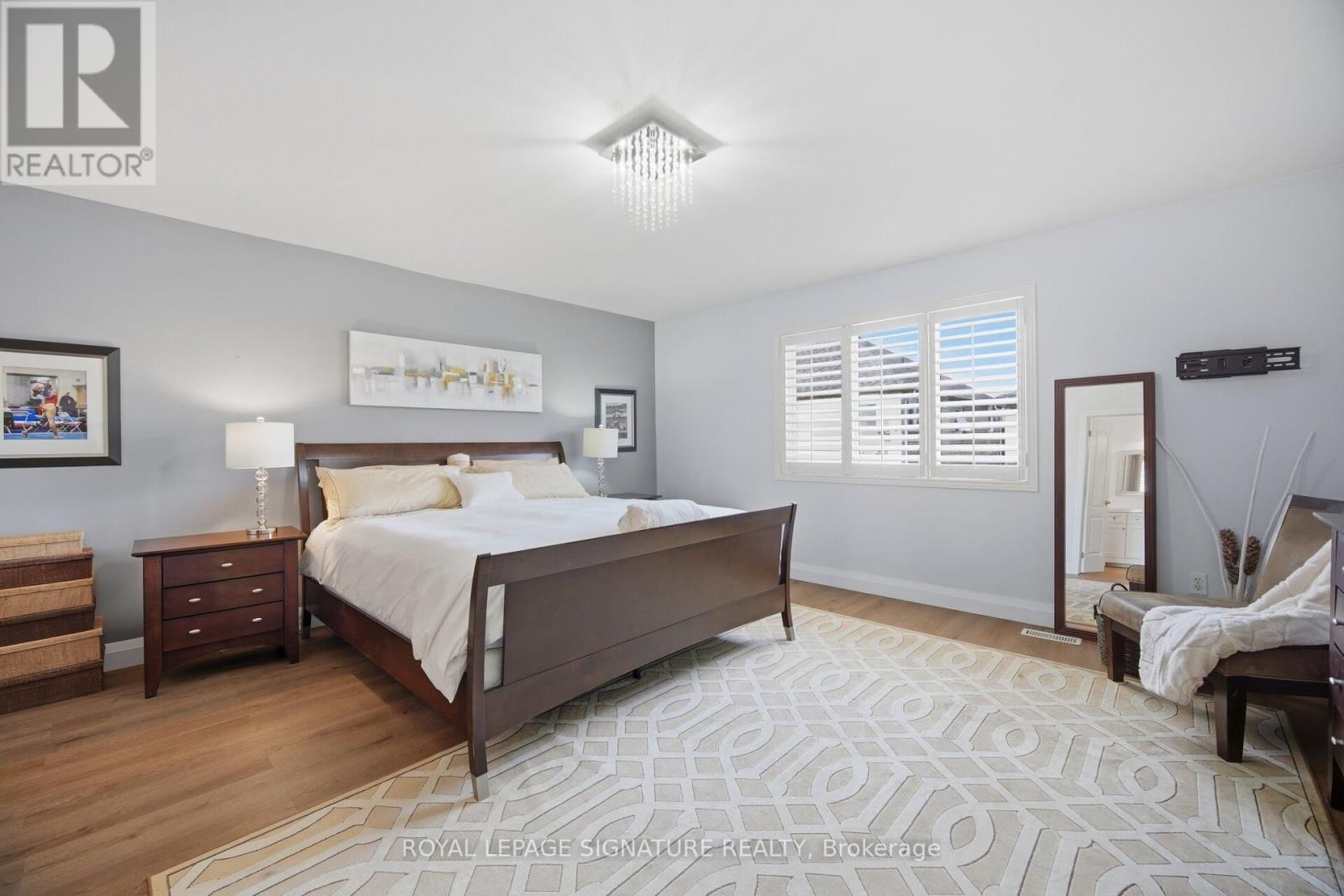 25 MADRONNA GARDENS Image 18