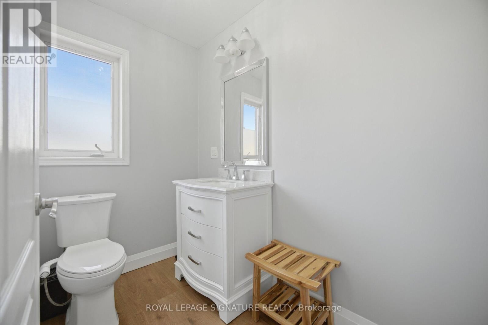 25 MADRONNA GARDENS Image 23