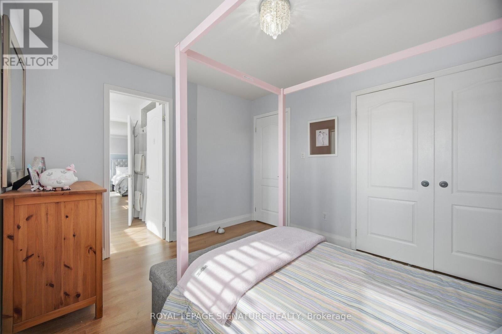 25 MADRONNA GARDENS Image 29