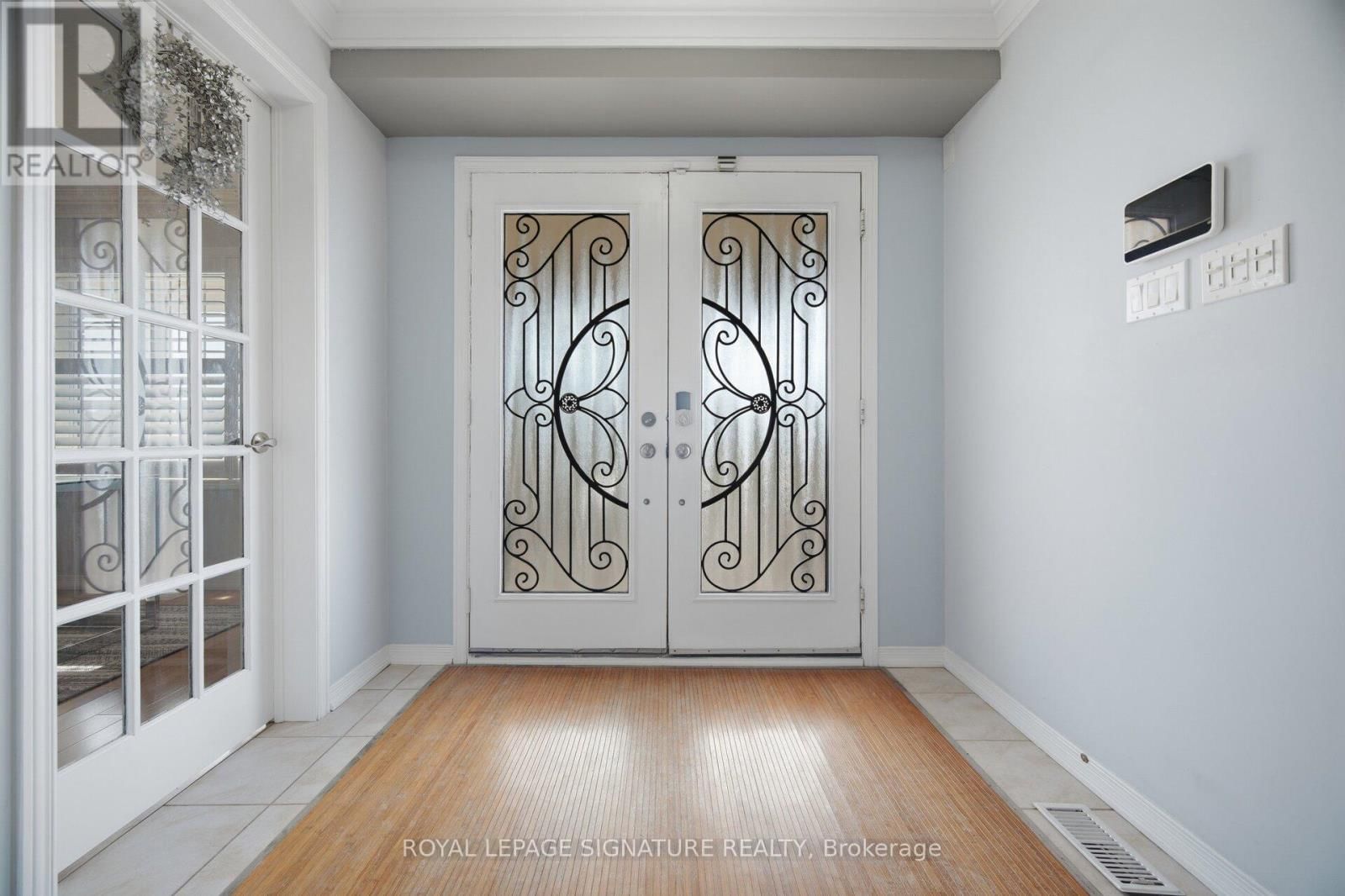 25 MADRONNA GARDENS Image 3