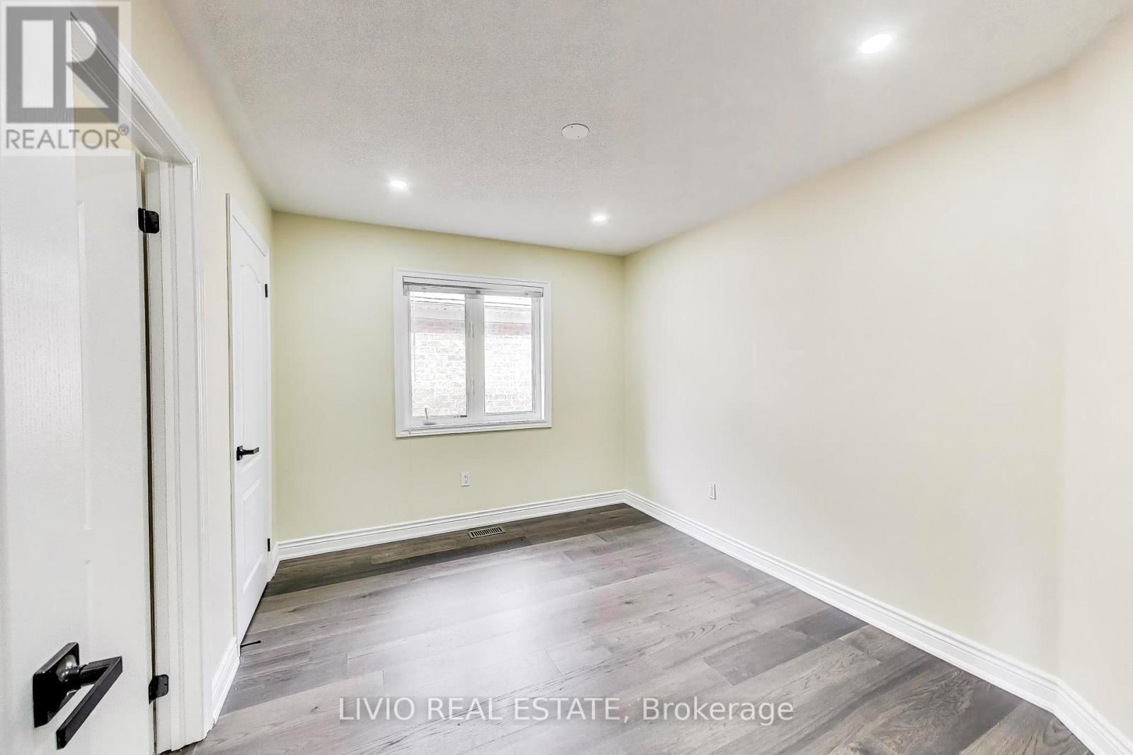 232 THORNDALE ROAD Image 40