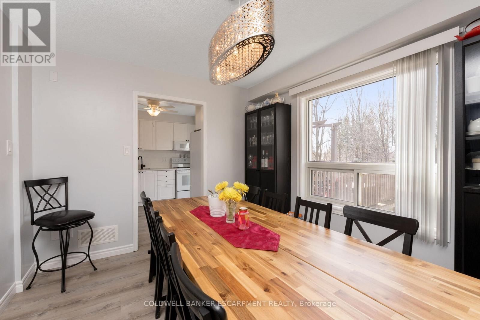 222 CHURCHILL ROAD NORTH Image 12