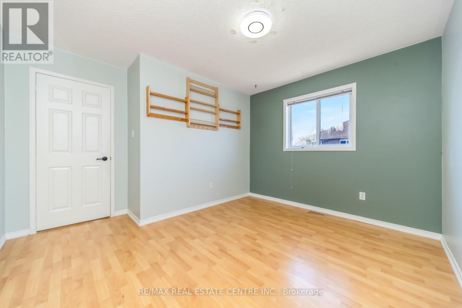 51 PEBBLESTONE CIRCLE Image 36