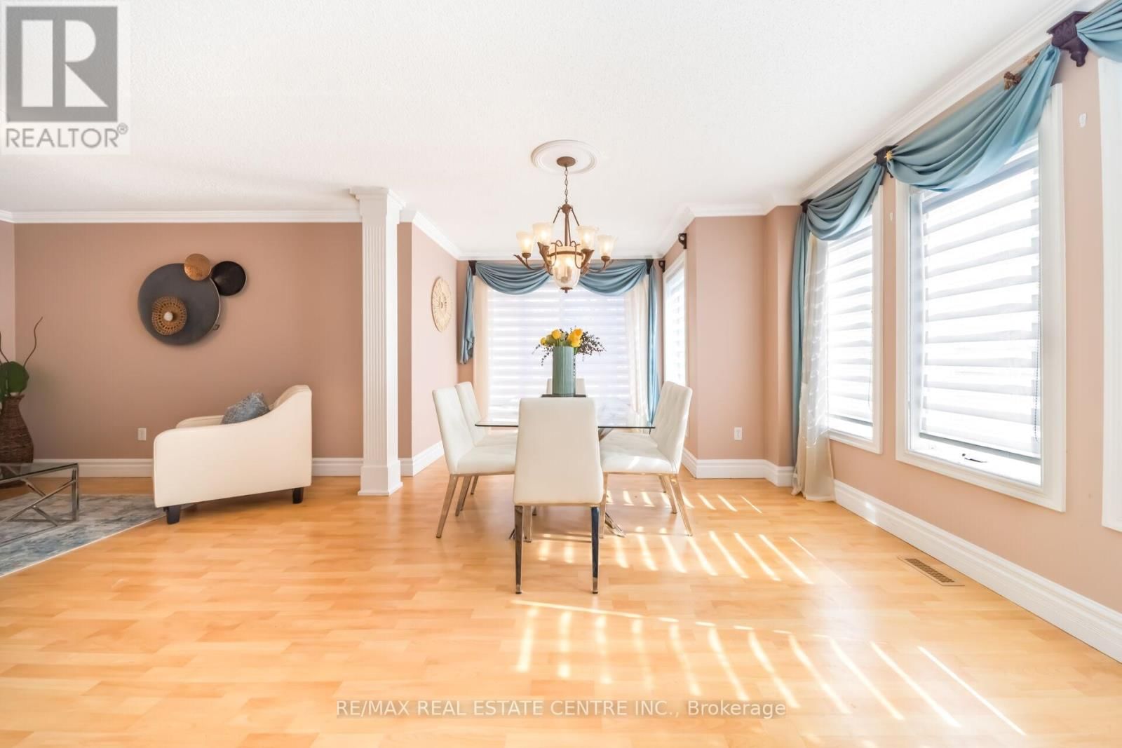 51 PEBBLESTONE CIRCLE Image 7