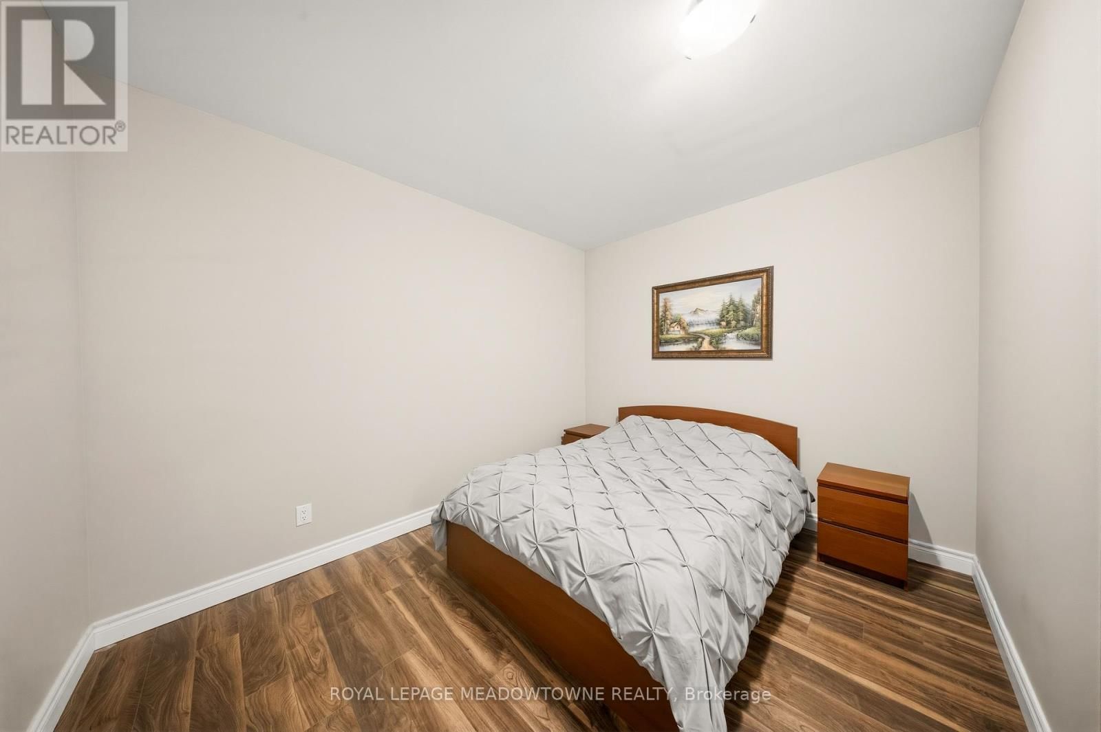 6 HOLDROYD COURT Image 38