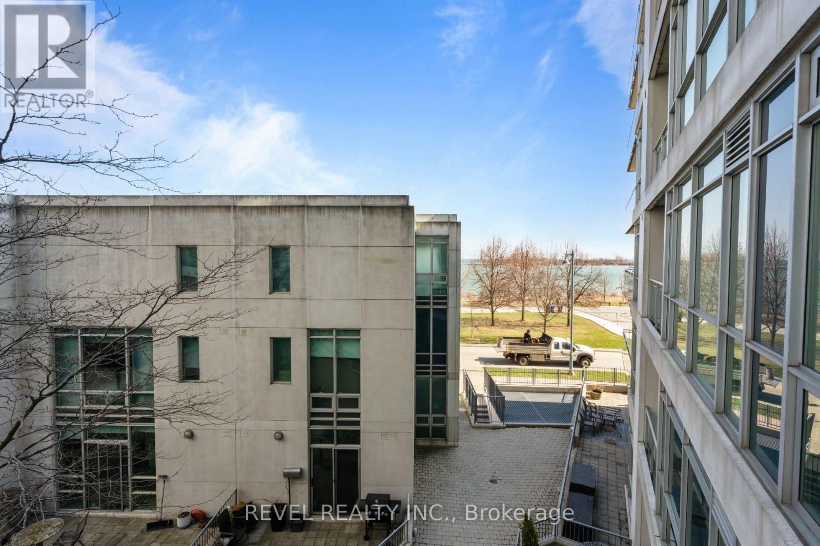 303 - 5 MARINE PARADE DRIVE Image 24