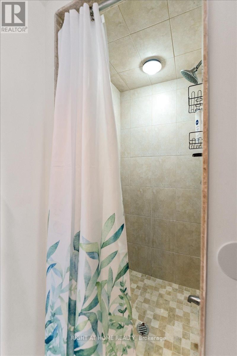 1105 - 4450 TUCANA COURT Image 27