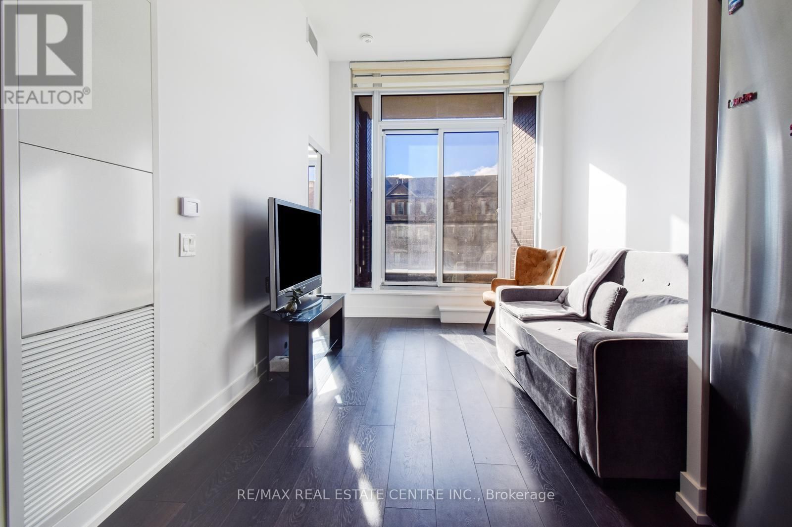 202 - 215 VETERANS DRIVE Image 20