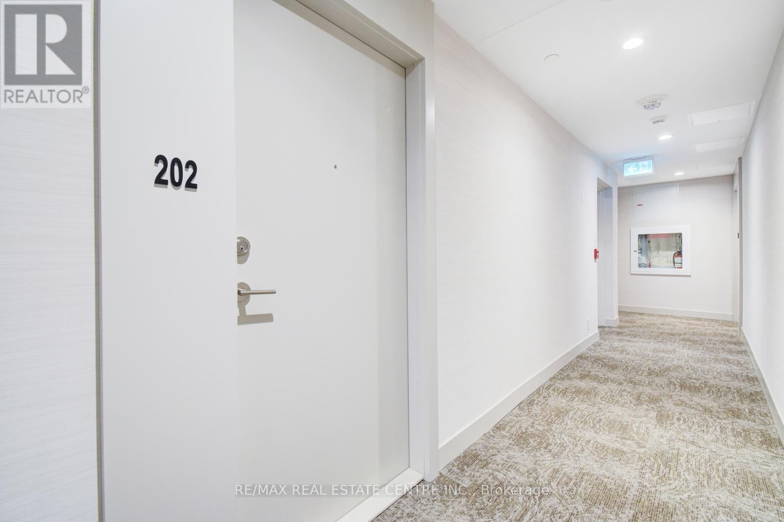 202 - 215 VETERANS DRIVE Image 6