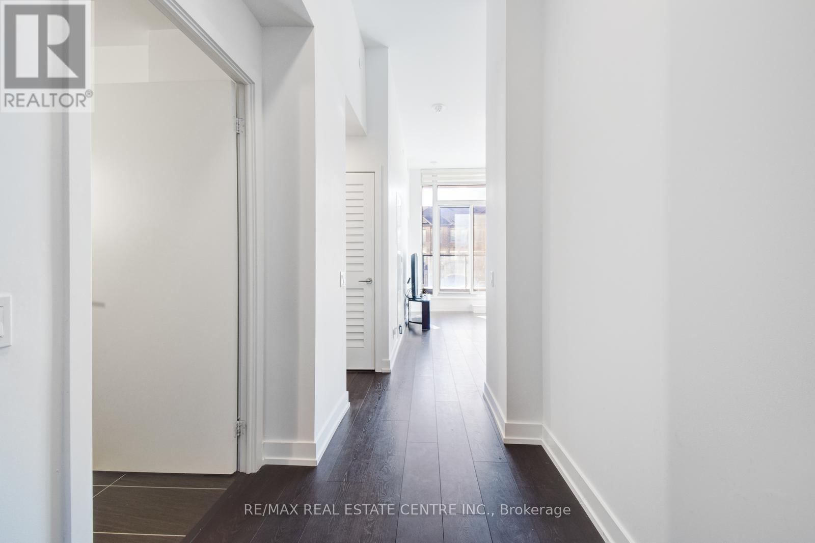 202 - 215 VETERANS DRIVE Image 8