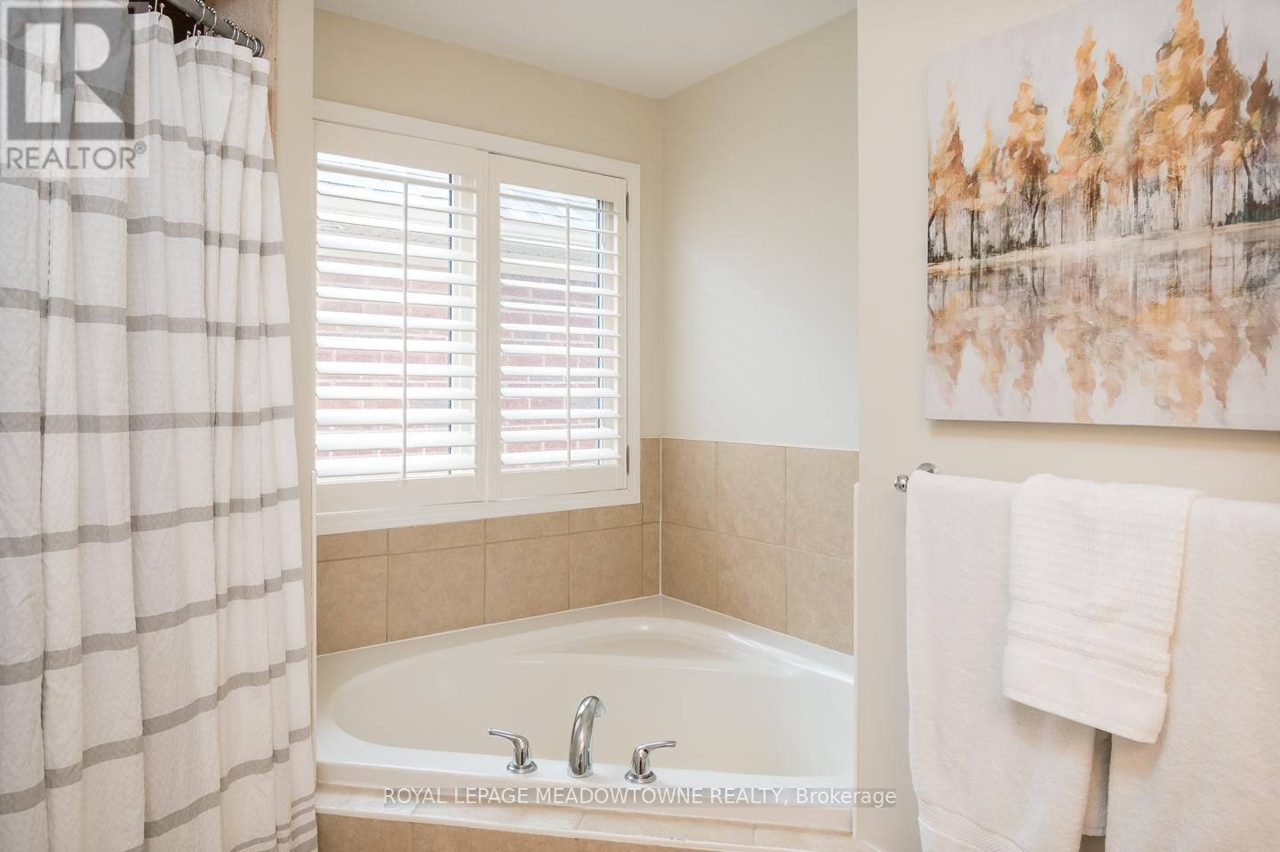 292 MCDOUGALL CROSS Image 27