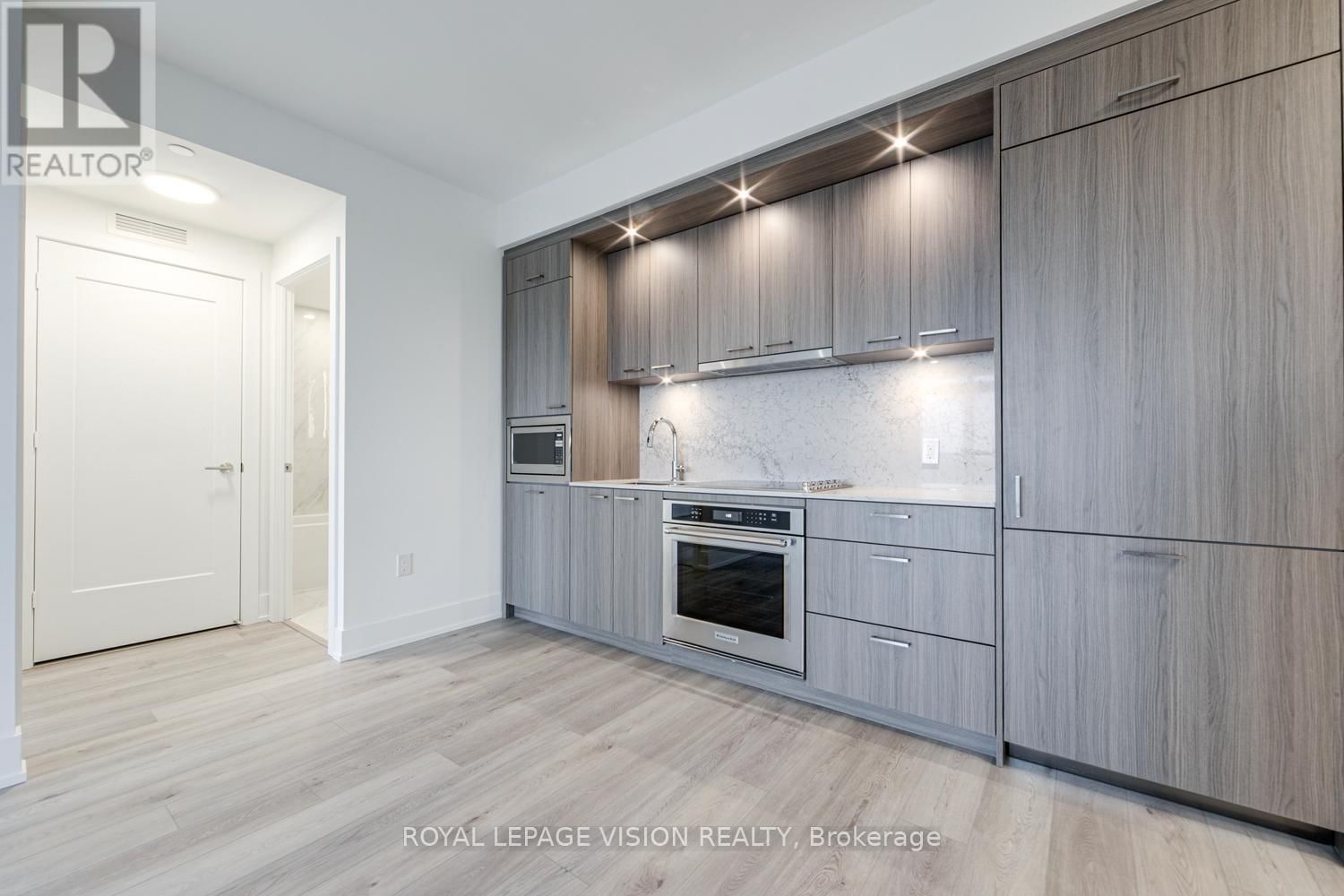 537 - 858 DUPONT STREET Image 7