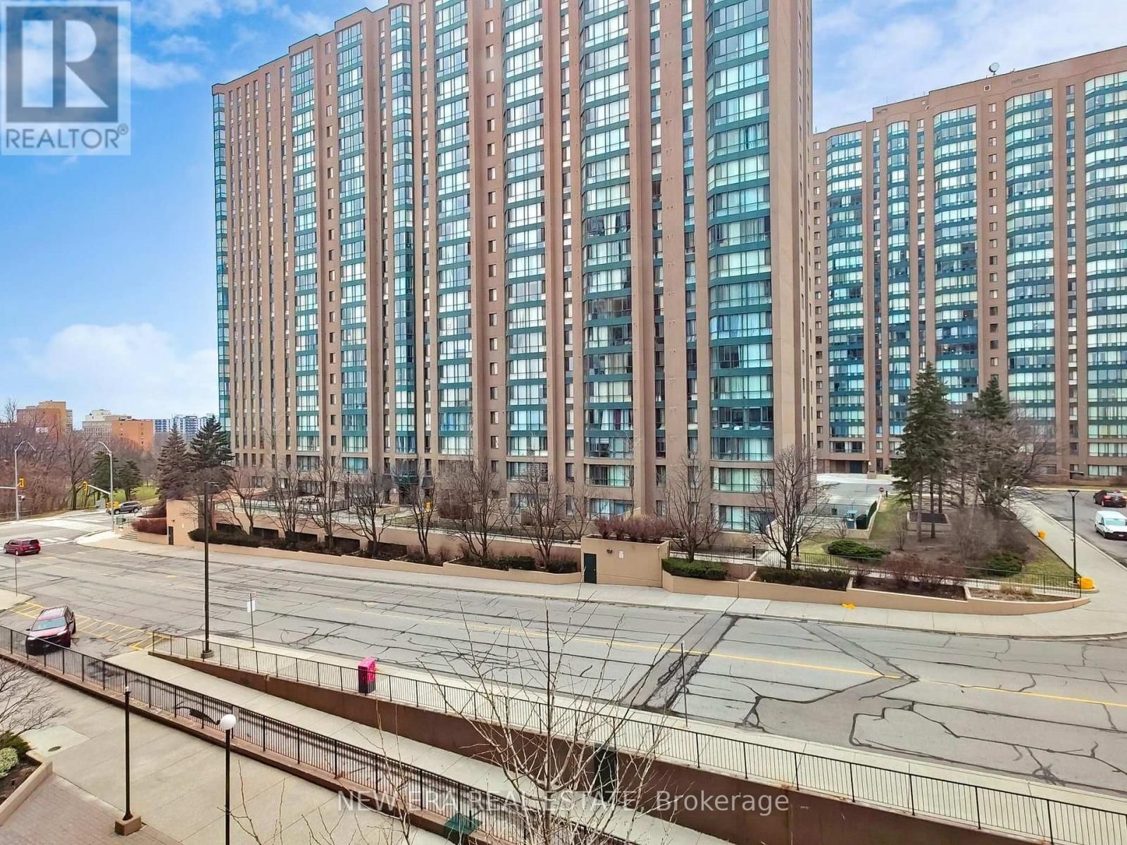 409 - 115 HILLCREST AVENUE Image 1