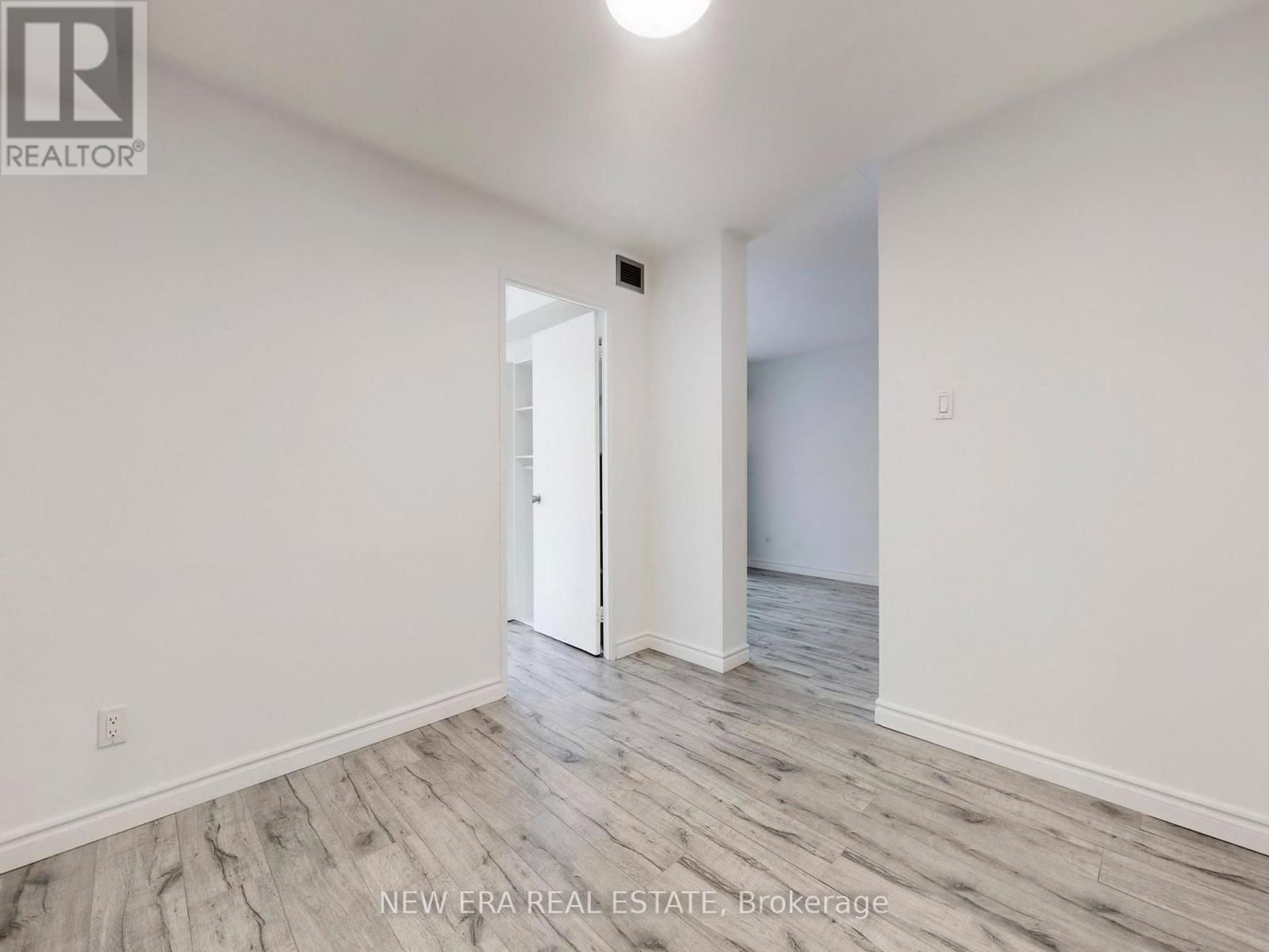 409 - 115 HILLCREST AVENUE Image 13