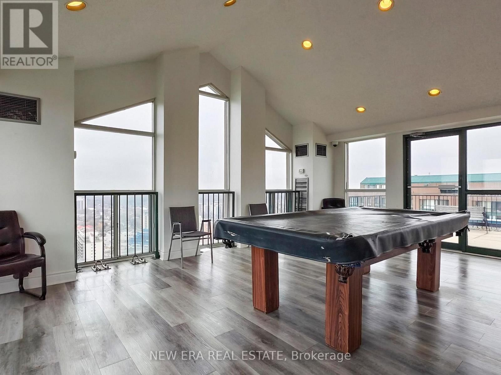 409 - 115 HILLCREST AVENUE Image 26