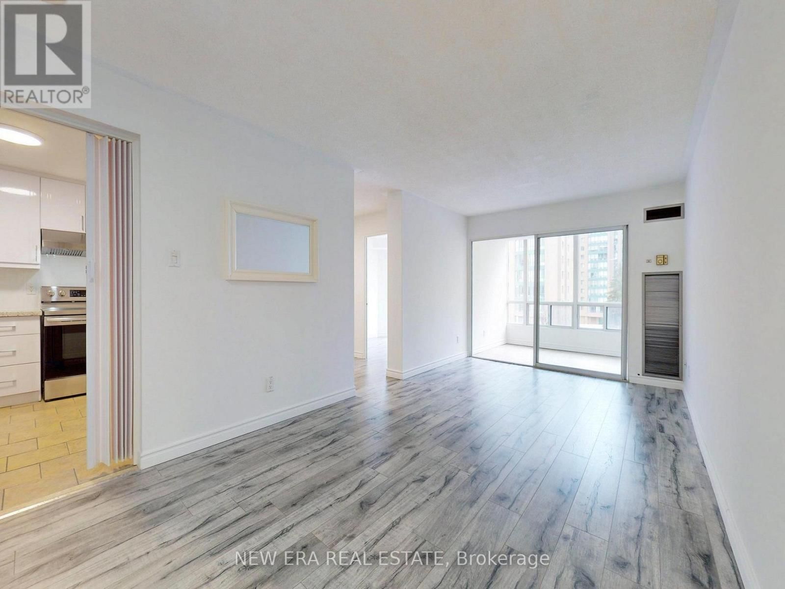 409 - 115 HILLCREST AVENUE Image 4