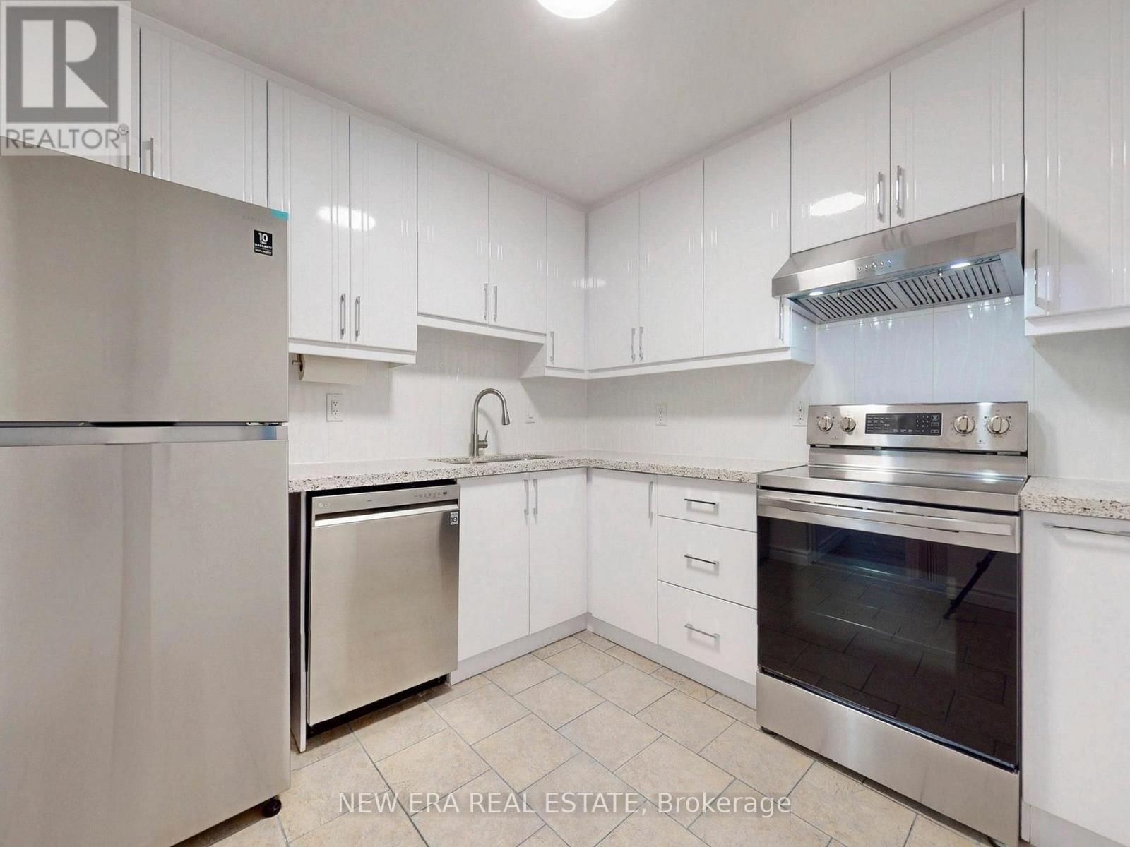 409 - 115 HILLCREST AVENUE Image 5