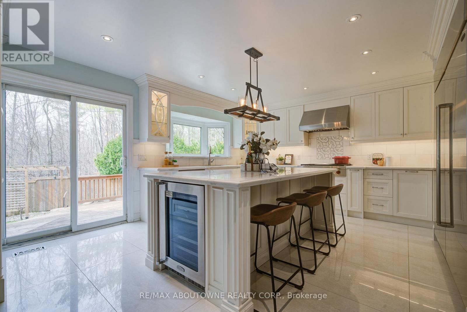 1328 KING HENRY COURT Image 15