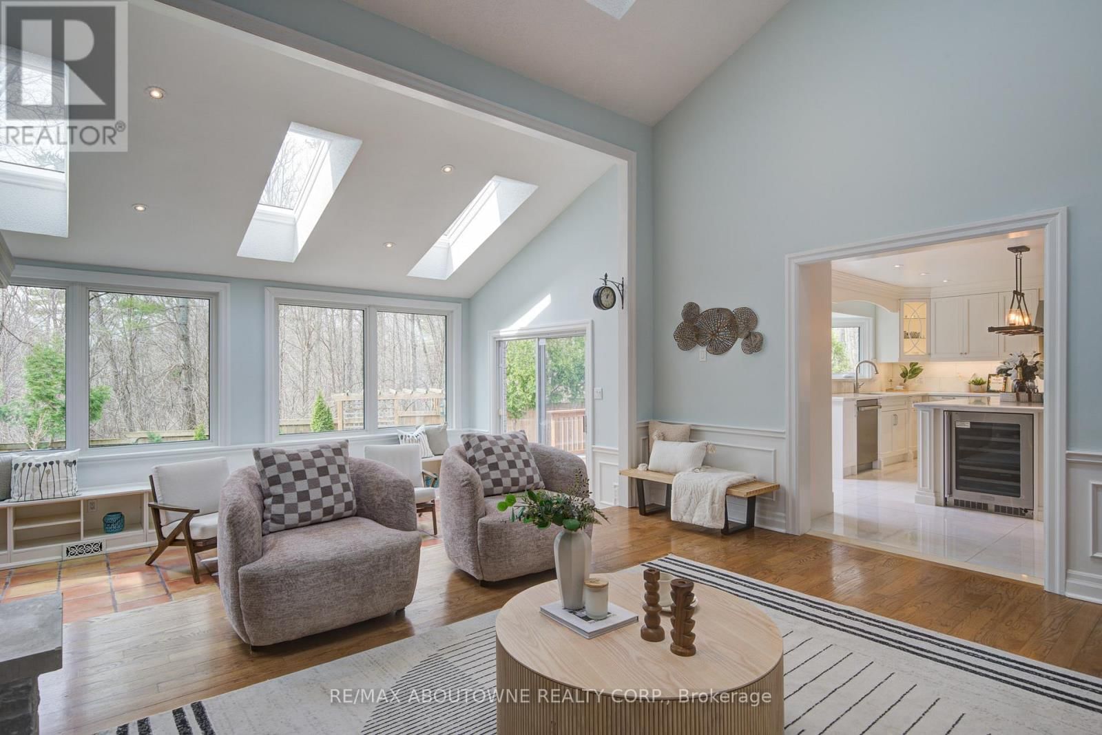 1328 KING HENRY COURT Image 24