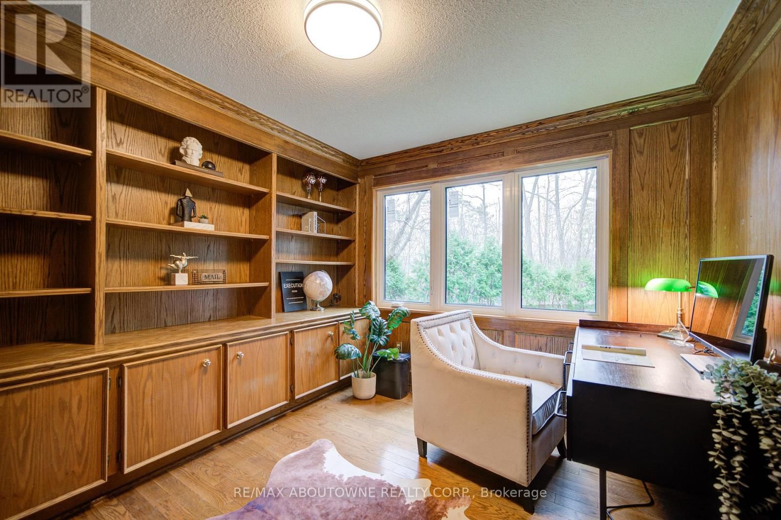 1328 KING HENRY COURT Image 27