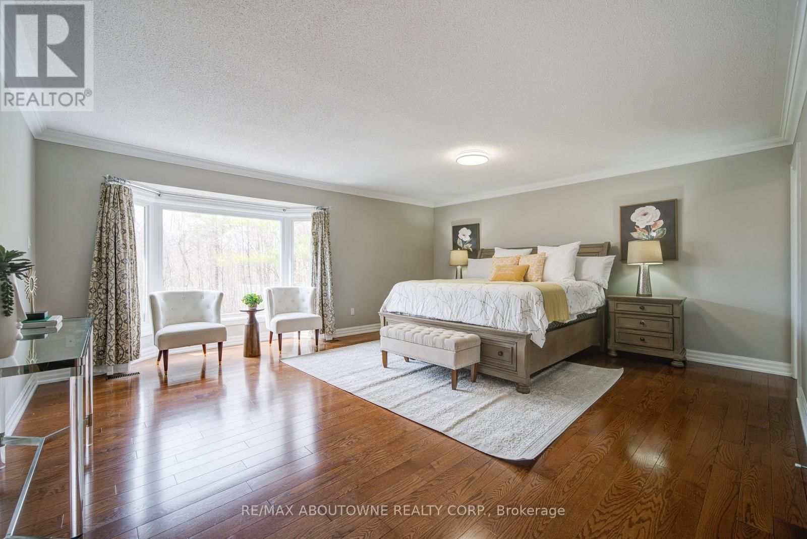 1328 KING HENRY COURT Image 28