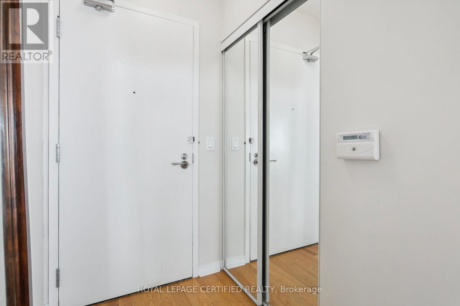 1208 - 2240 LAKESHORE BOULEVARD WEST Image 5