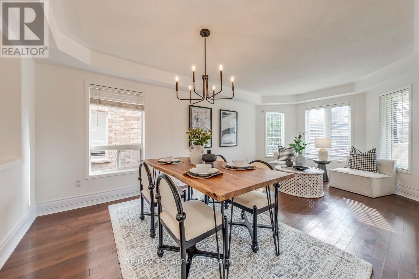 5811 PAGE CRESCENT Image 6