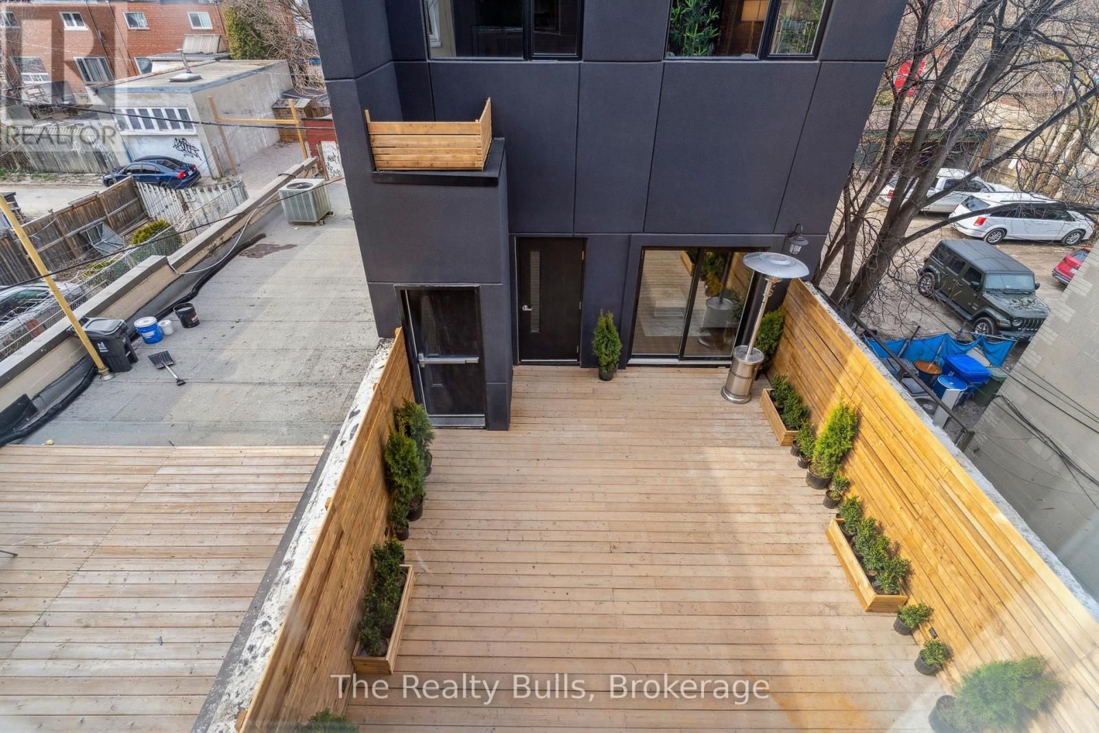 1320 QUEEN STREET WEST Image 4