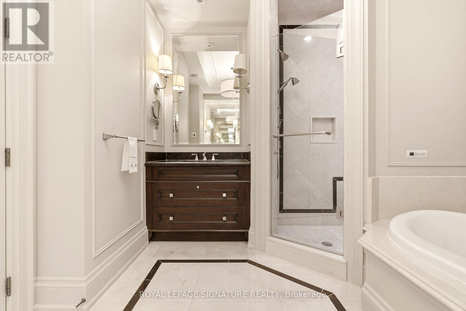 1101 - 111 FORSYTHE STREET Image 16