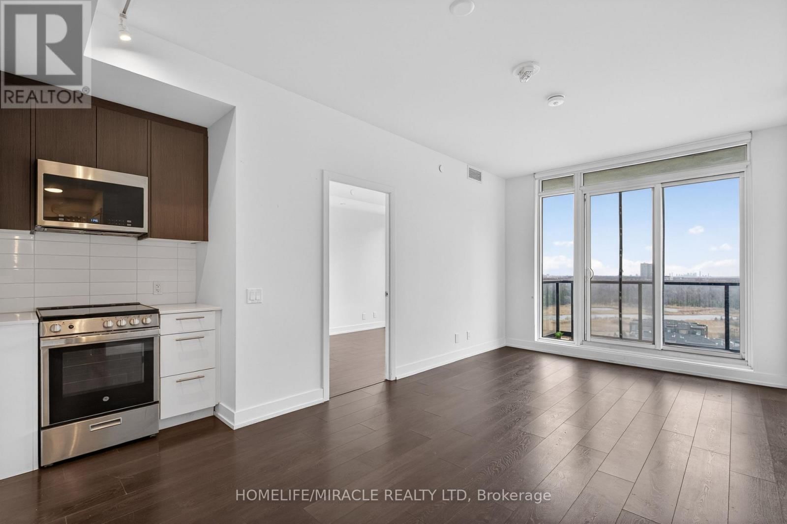 1105 - 225 VETERANS DRIVE NORTH Image 15