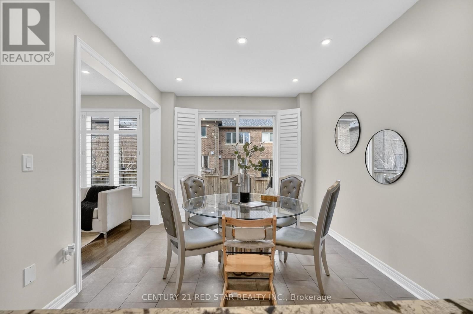 2416 VILLAGE COMMON Image 21