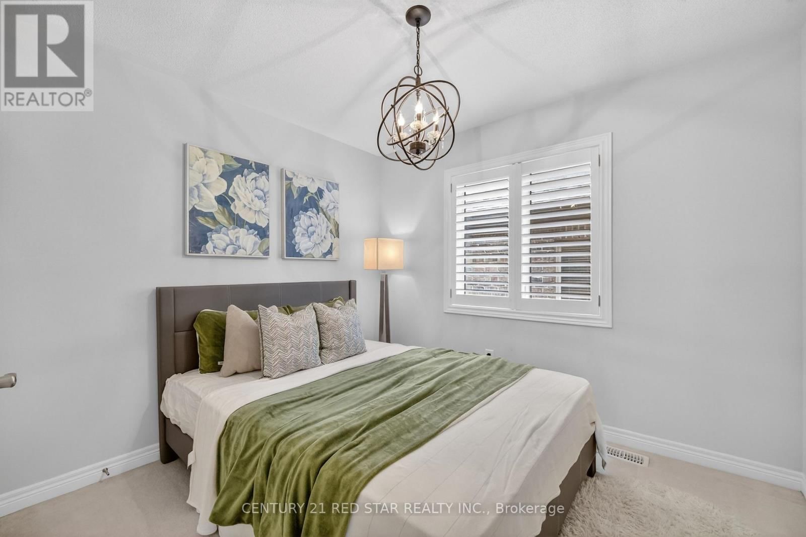 2416 VILLAGE COMMON Image 37