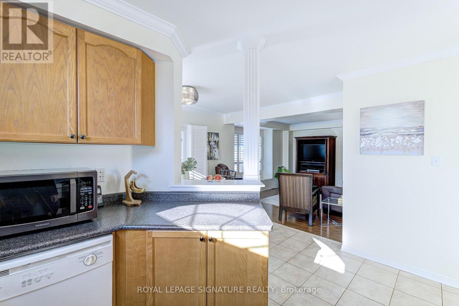 1019 KENNEDY CIRCLE Image 17