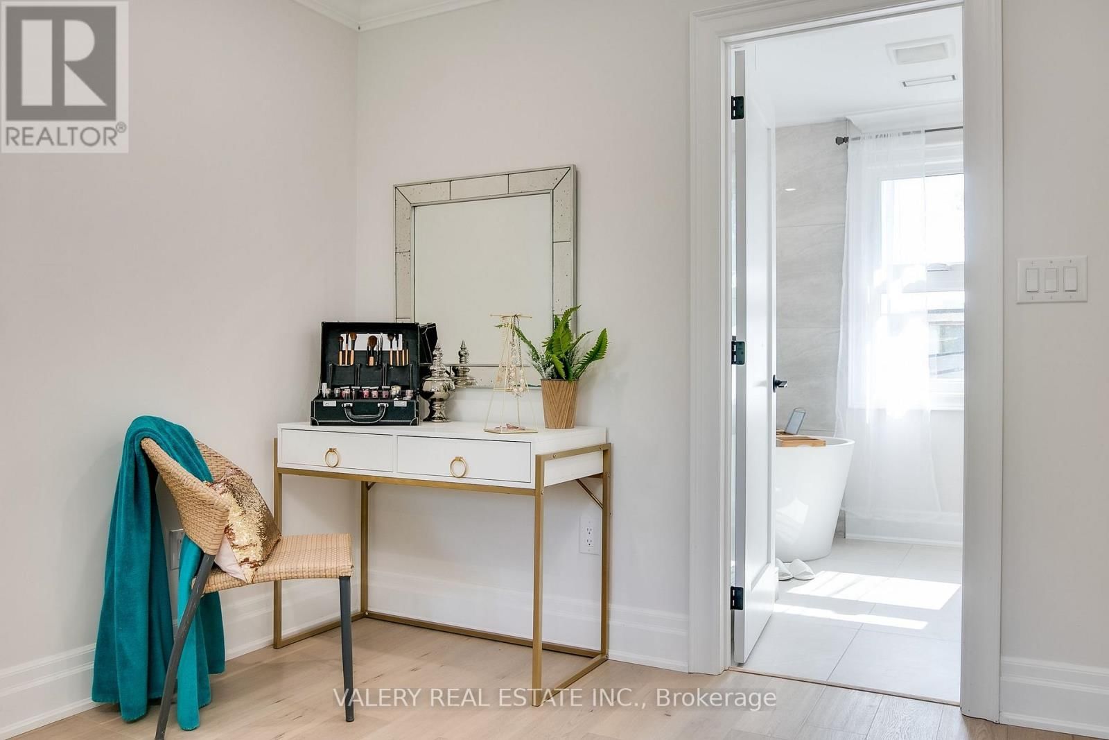 1 - 30 MORGAN AVENUE Image 13