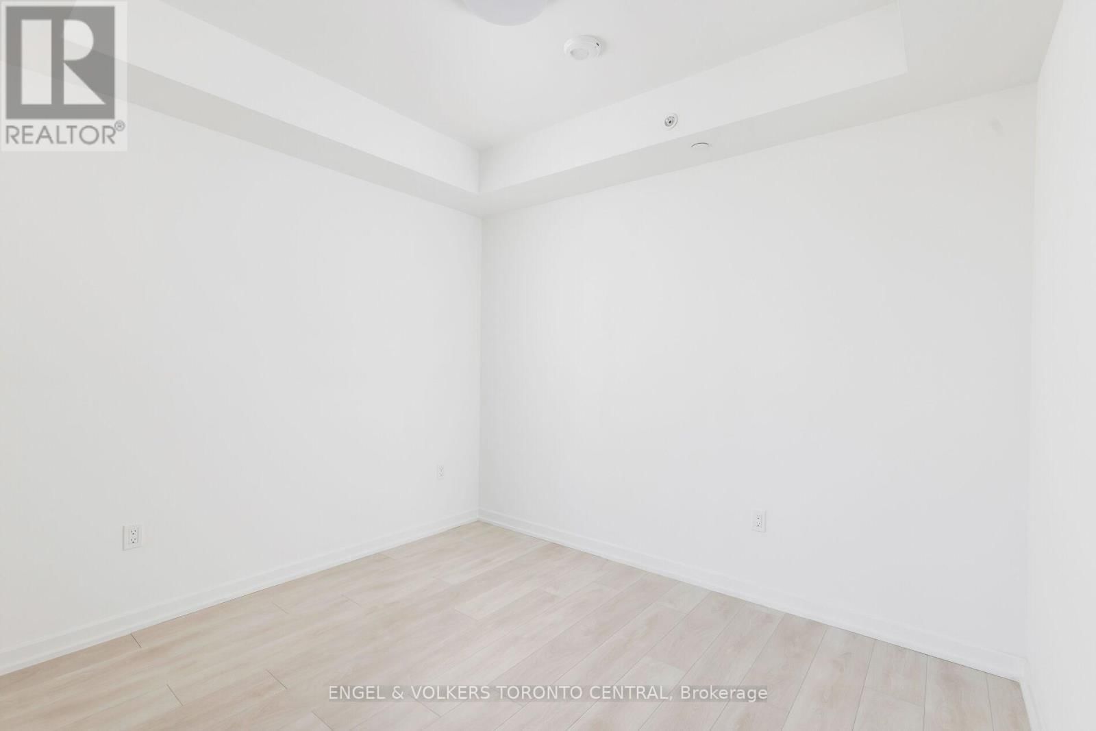 1908 - 1285 DUPONT ROAD NORTH Image 12