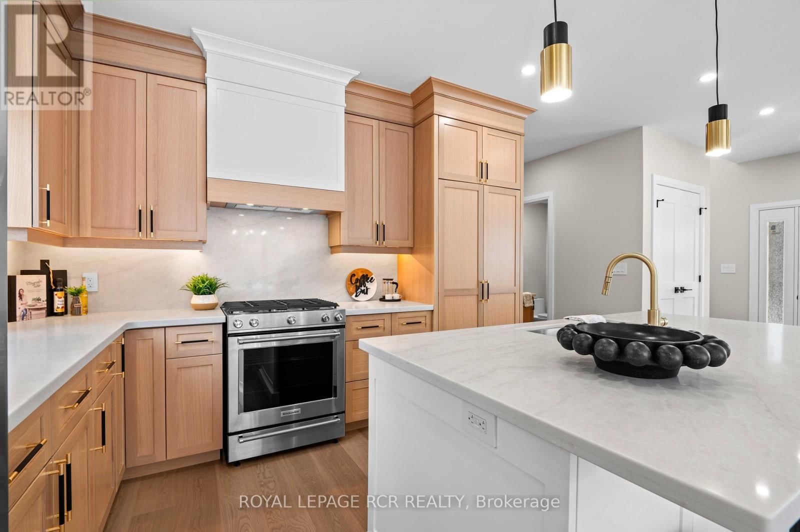 7 HENRY STREET Image 11