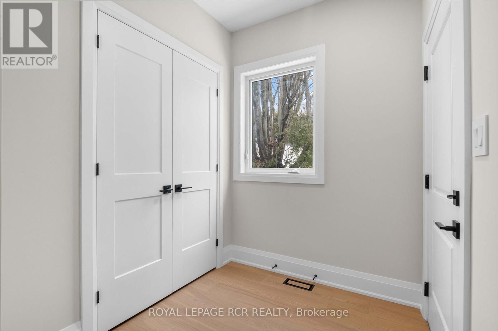 7 HENRY STREET Image 25