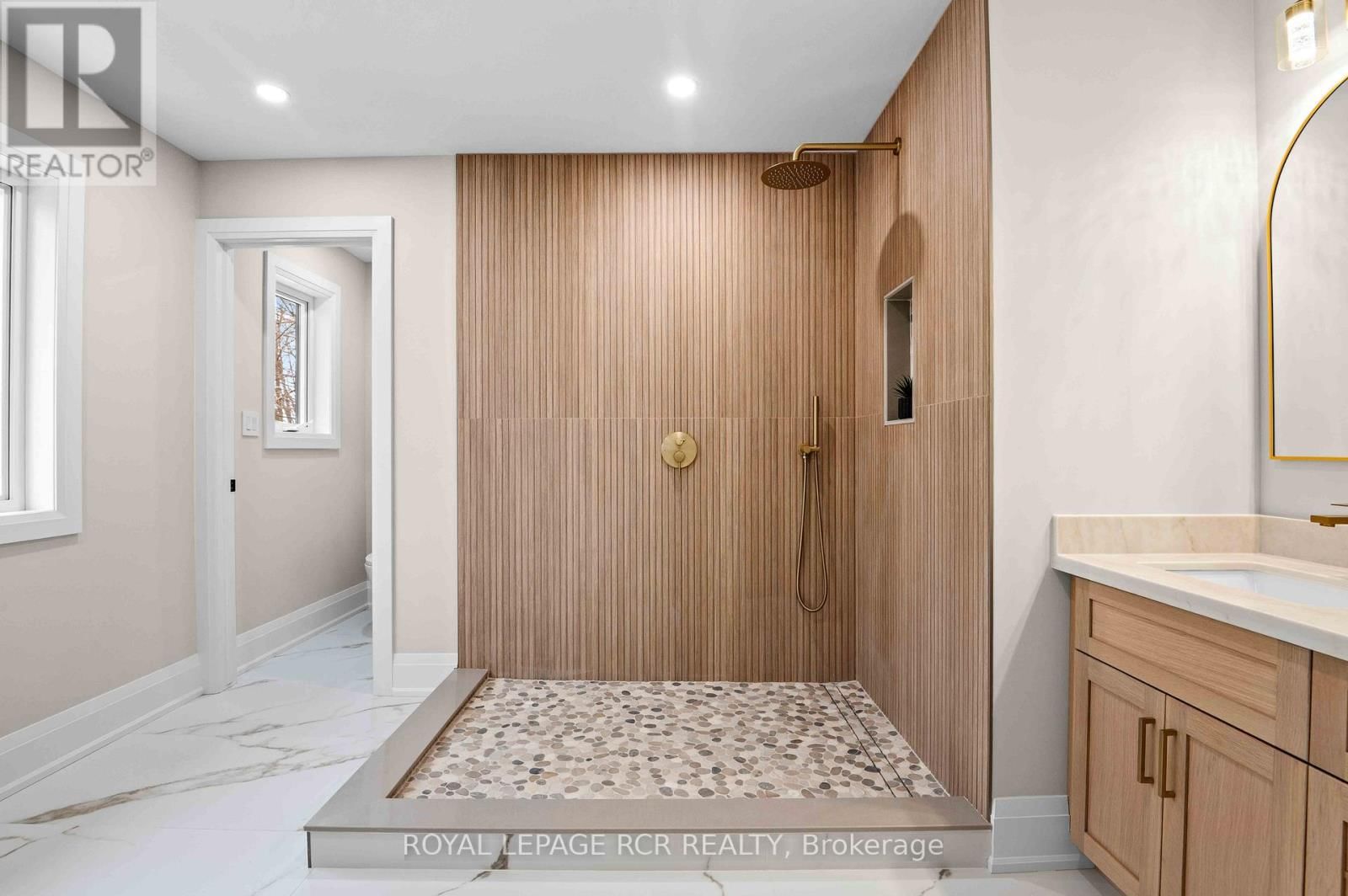 7 HENRY STREET Image 30