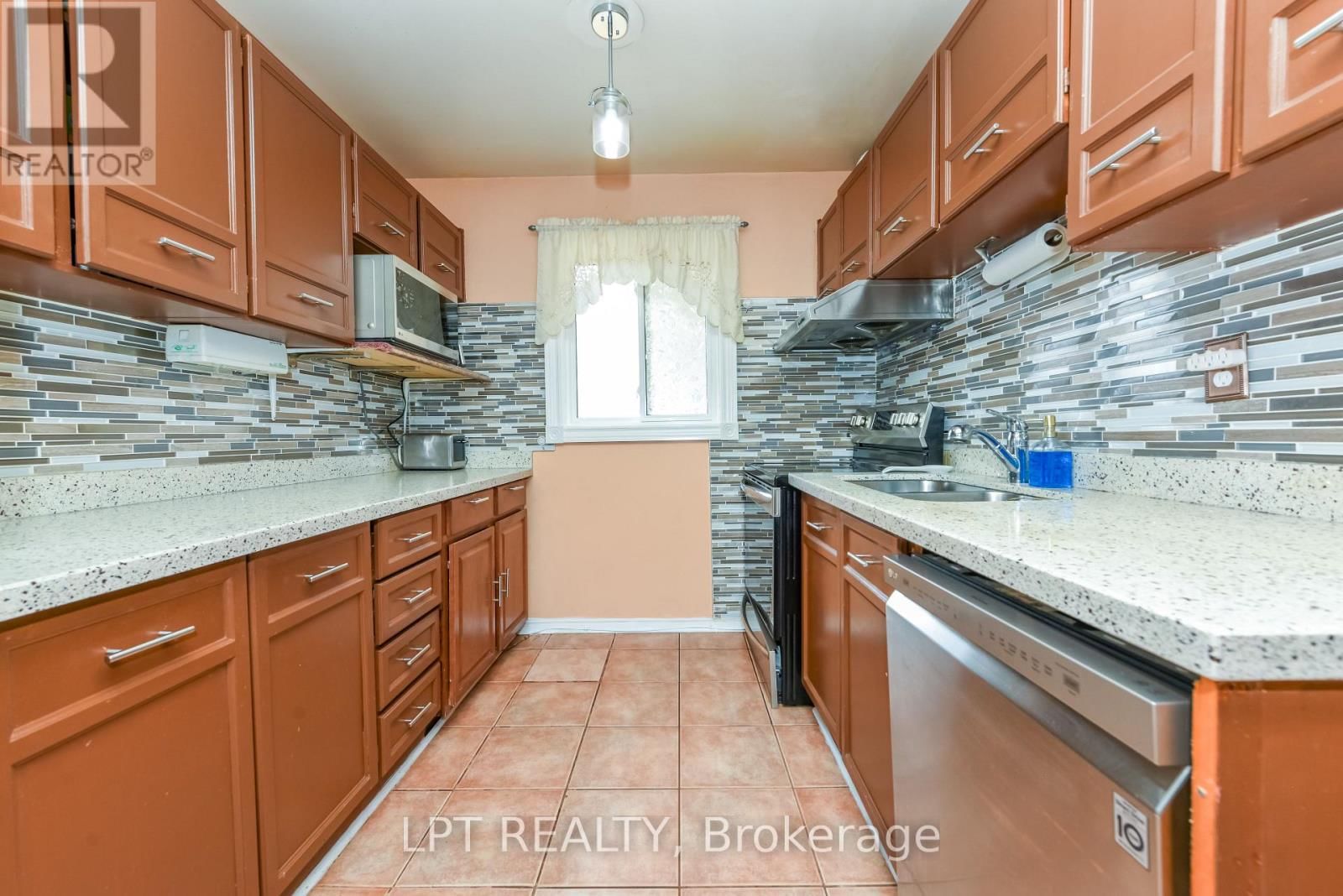 67 KAY DRIVE Image 17