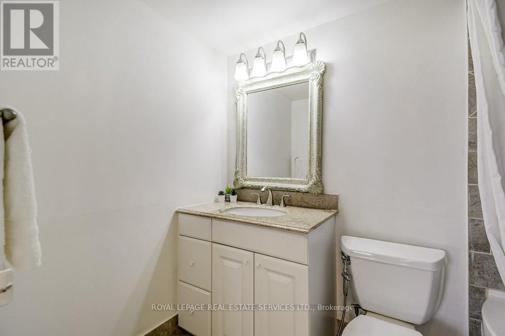 404 - 212 KERR STREET Image 21