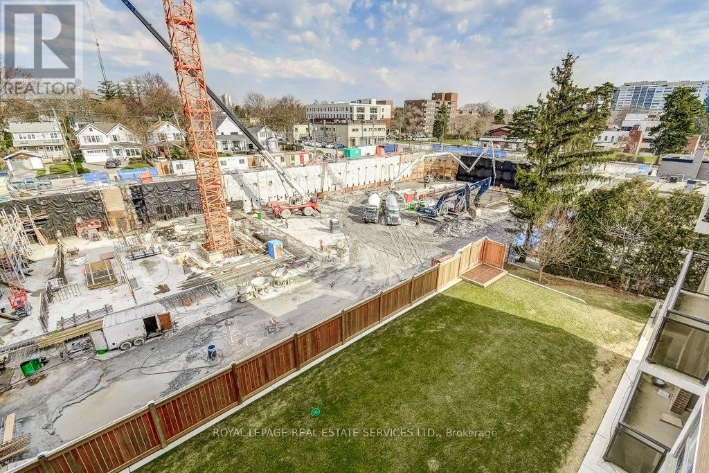 404 - 212 KERR STREET Image 27