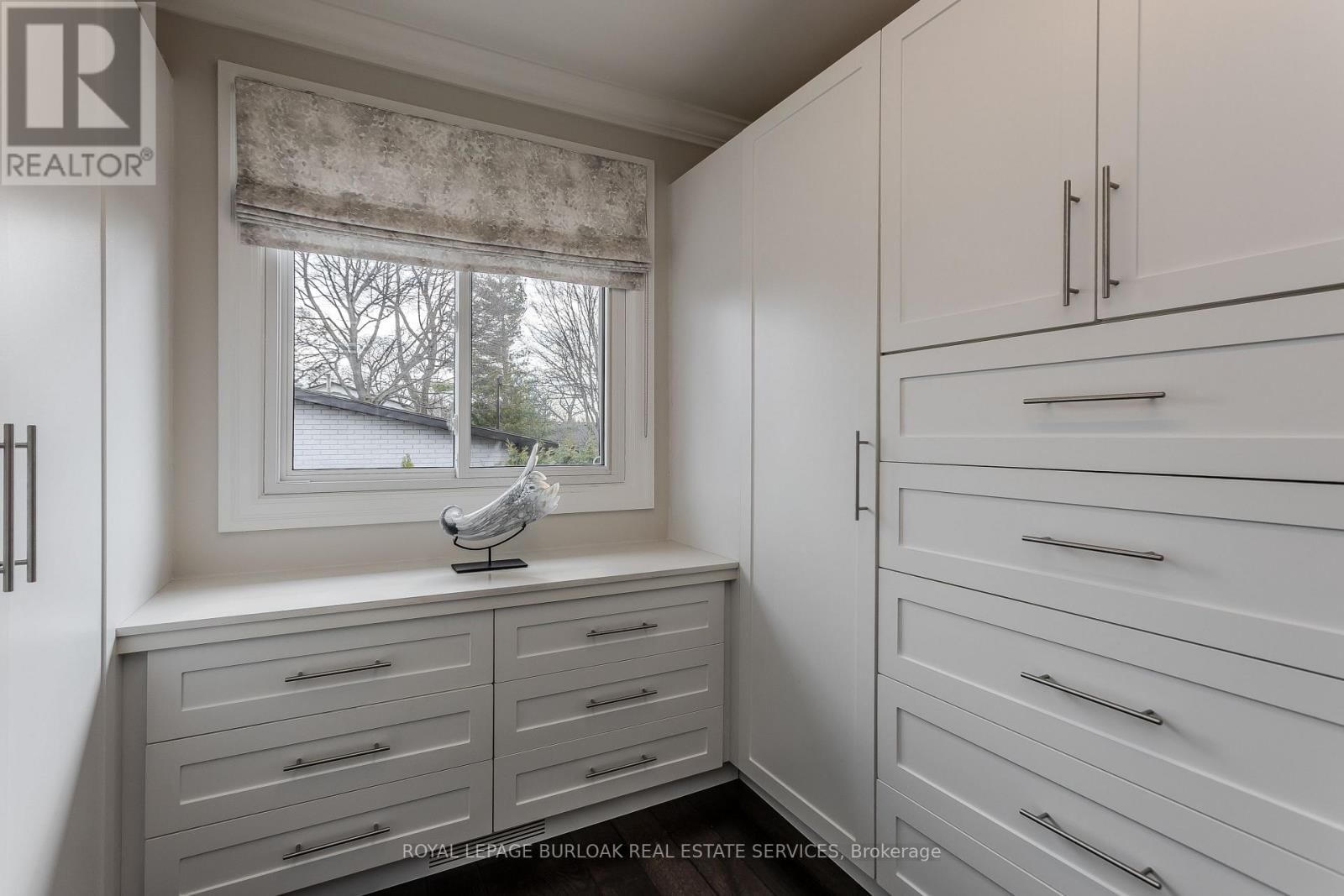 1375 LANGDALE CRESCENT Image 18