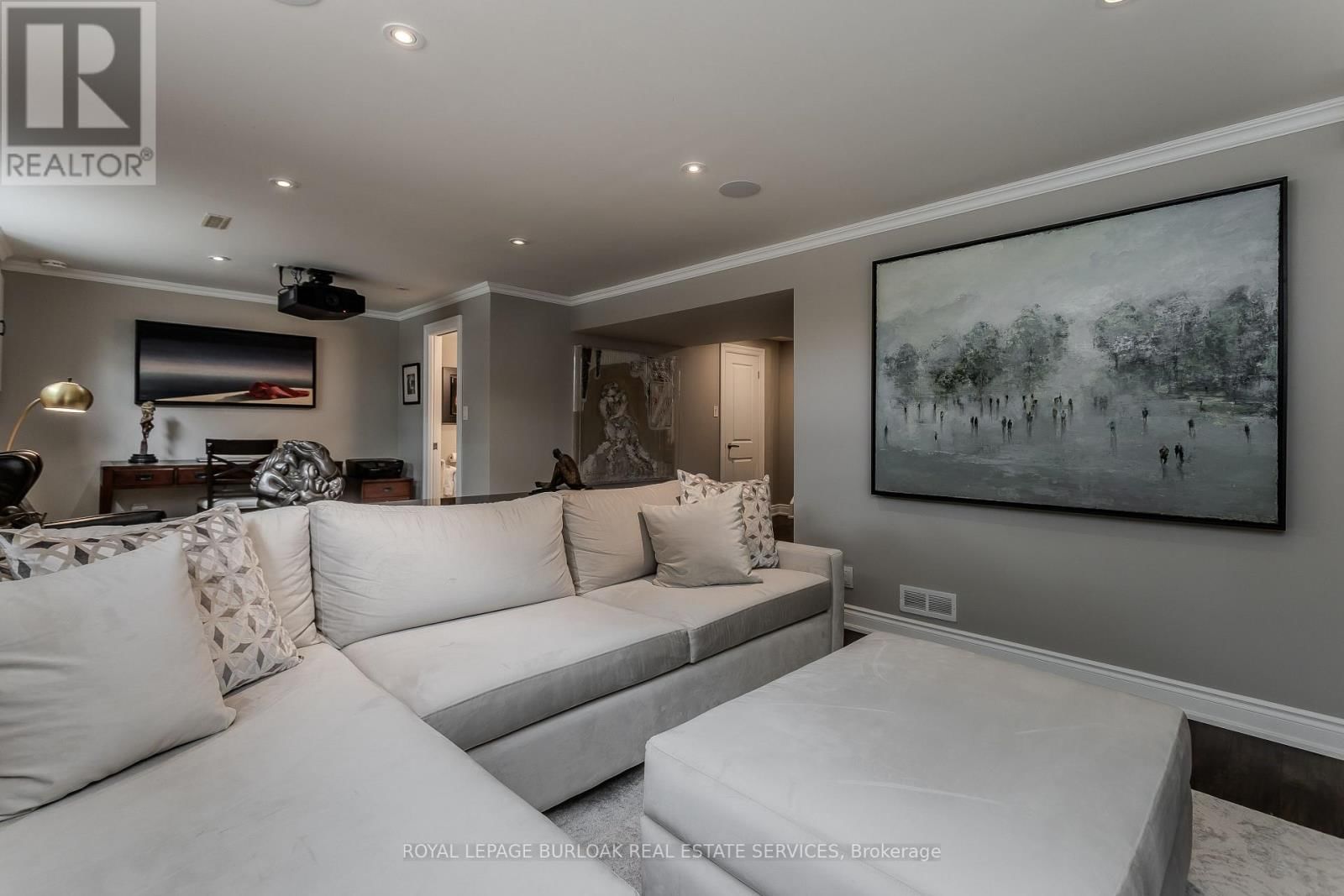 1375 LANGDALE CRESCENT Image 24