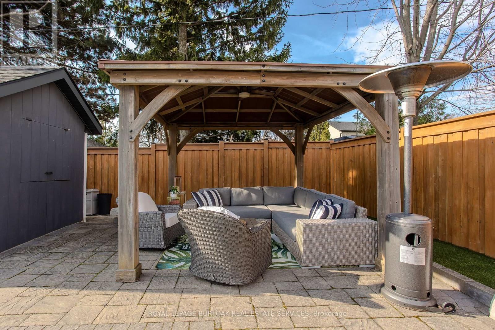 1375 LANGDALE CRESCENT Image 5