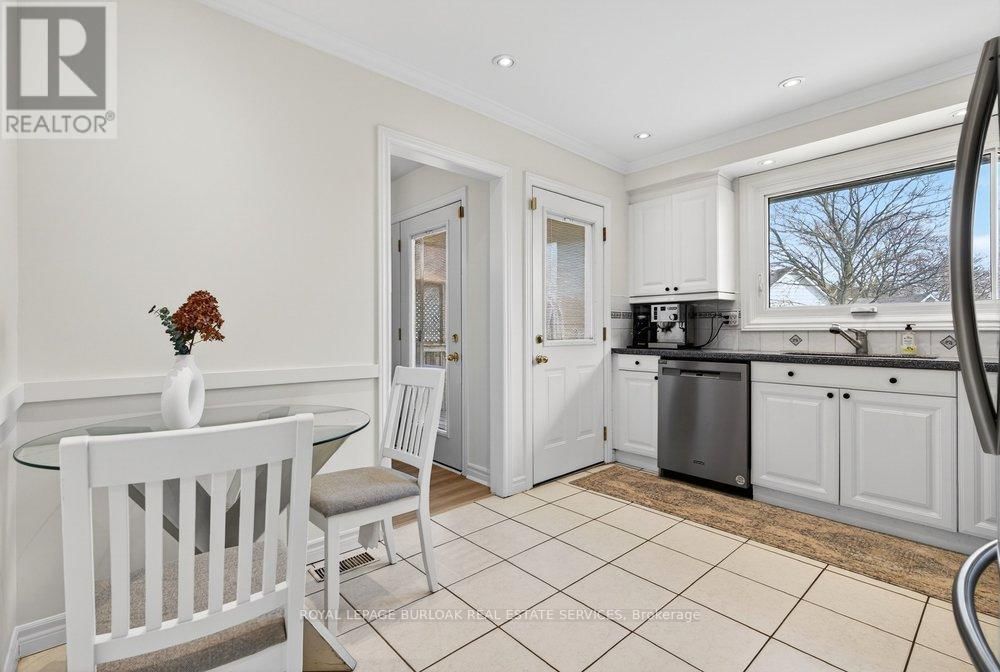 578 HOLLY HILL CRESCENT Image 14