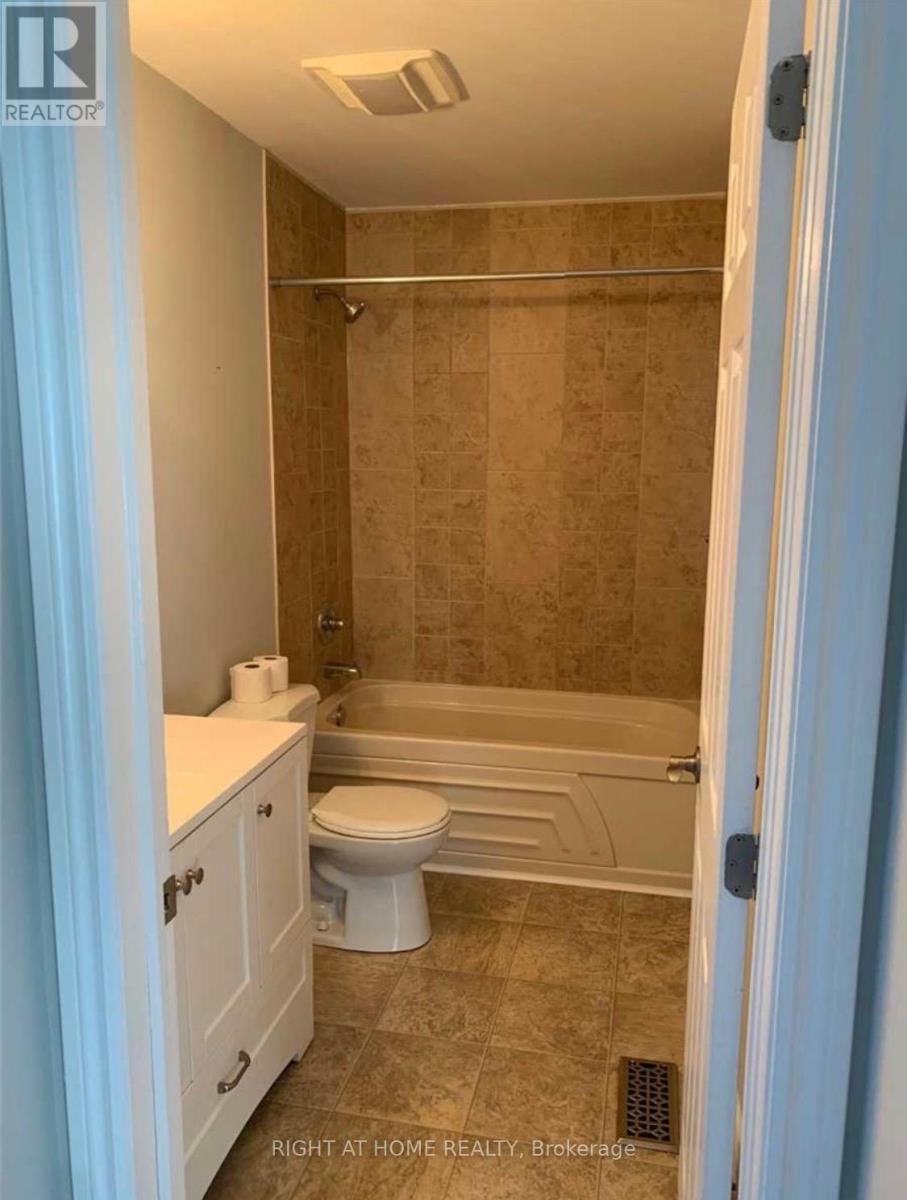 829 FARMSTEAD DRIVE Image 10