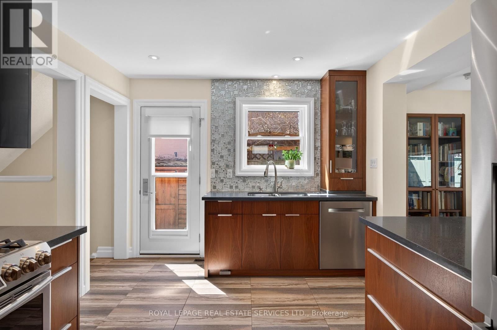 141 OAKDALE DRIVE Image 7