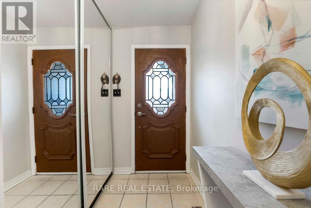 21 - 2006 MARTIN GROVE ROAD Image 16