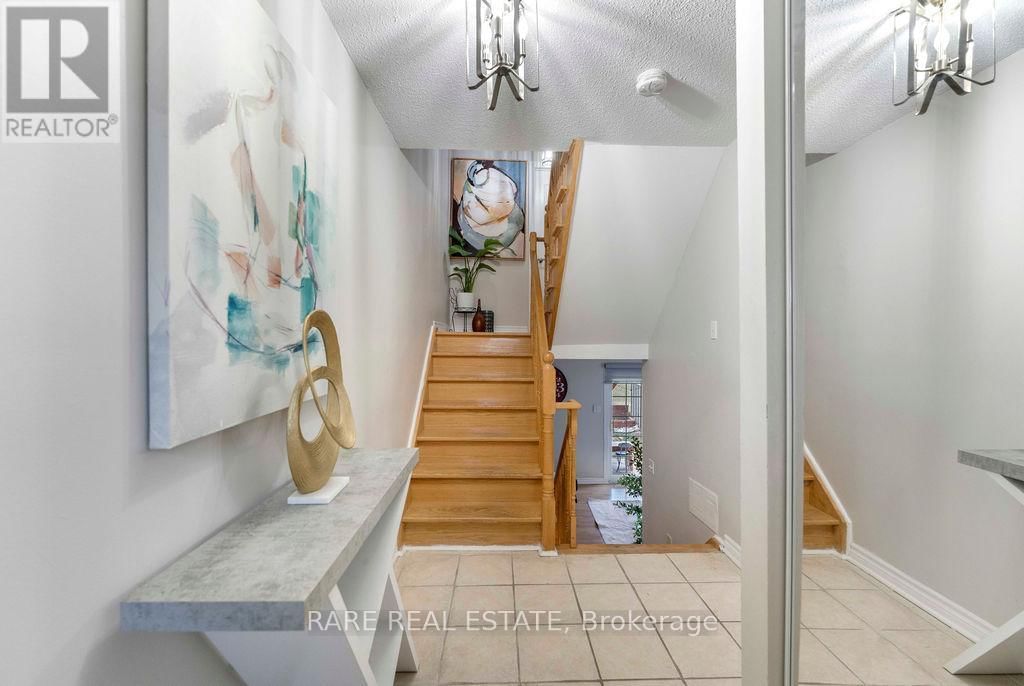 21 - 2006 MARTIN GROVE ROAD Image 17